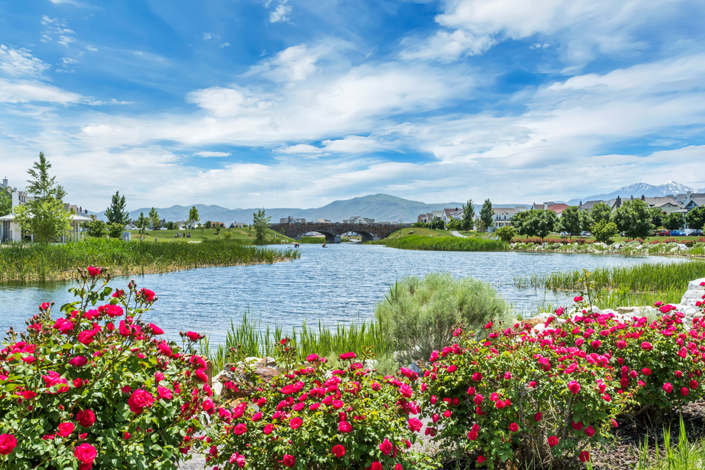 4958 W LAKE AVE South Jordan, UT 84009
