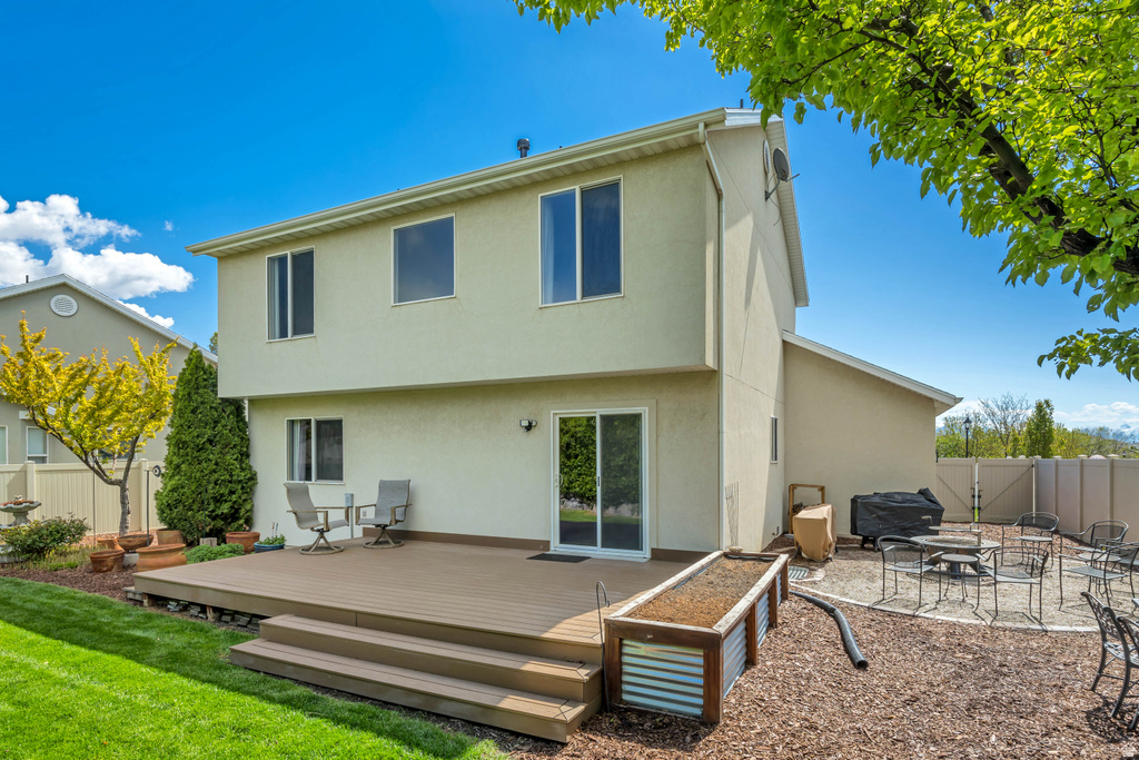1949 N VINEYARD PL Saratoga Springs, UT 84045