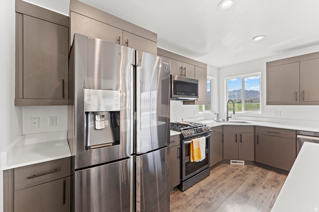 64 N DESERT SAGE CIR Saratoga Springs, UT 84045