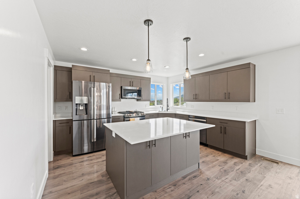 64 N DESERT SAGE CIR Saratoga Springs, UT 84045