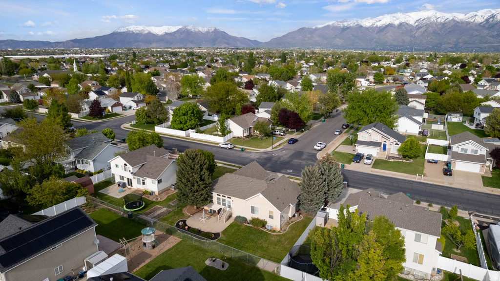 1369 N 2925 W Layton, UT 84041