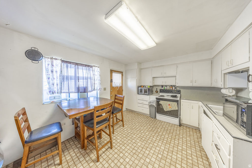 148 W WICKER LN Bountiful, UT 84010