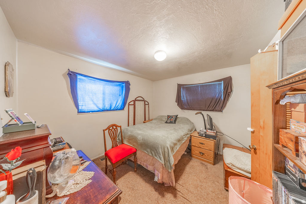 148 W WICKER LN Bountiful, UT 84010