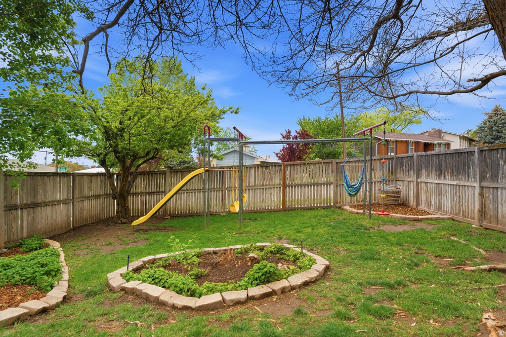 1022 E 3200 N North Ogden, UT 84414