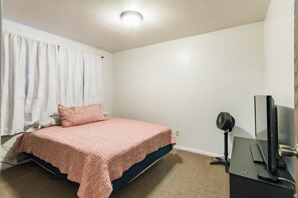 5759 N 11500 E Lapoint, UT 84039