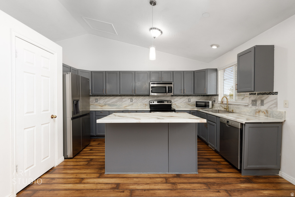 2972 W 2075 S Syracuse, UT 84075