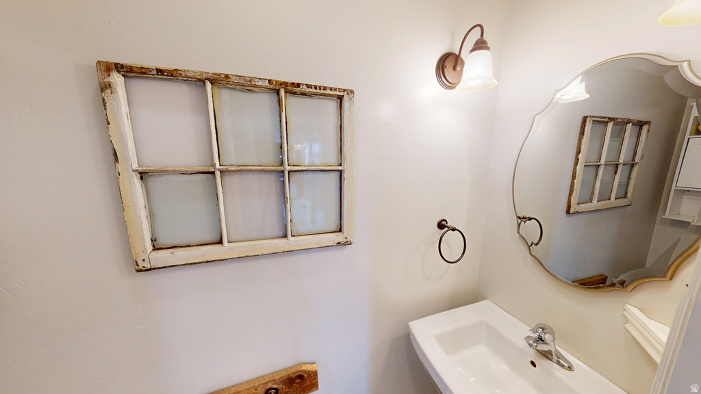 5773 N 4000 W Roosevelt, UT 84066