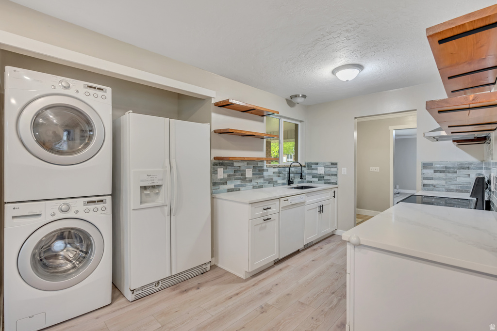 8234 S GRAMBLING WAY Sandy, UT 84094