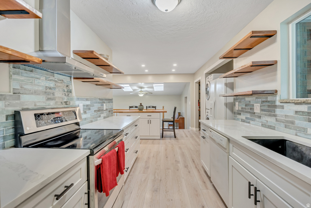 8234 S GRAMBLING WAY Sandy, UT 84094