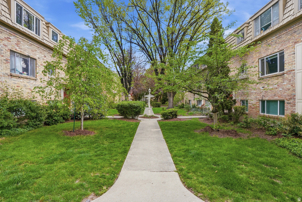 2220 E MURRAY HOLLADAY RD #108 Holladay, UT 84117
