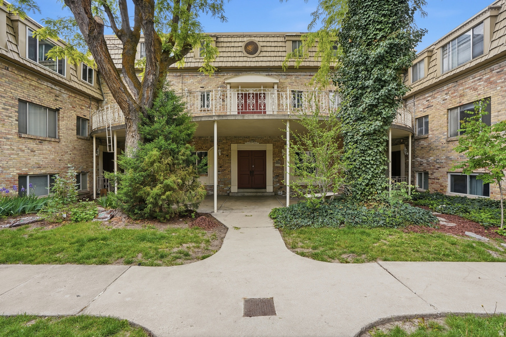 2220 E MURRAY HOLLADAY RD #108 Holladay, UT 84117