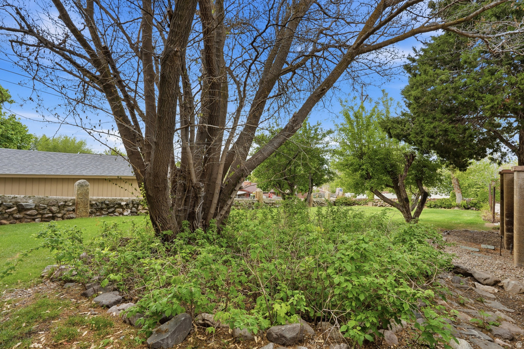 2470 PEACH ST Perry, UT 84302