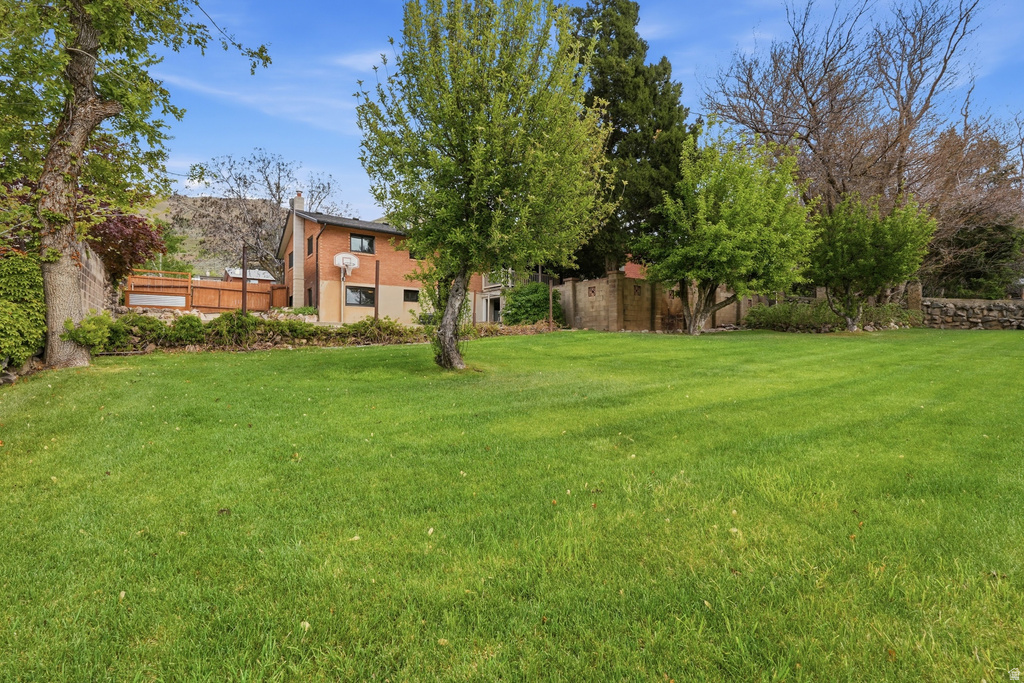 2470 PEACH ST Perry, UT 84302