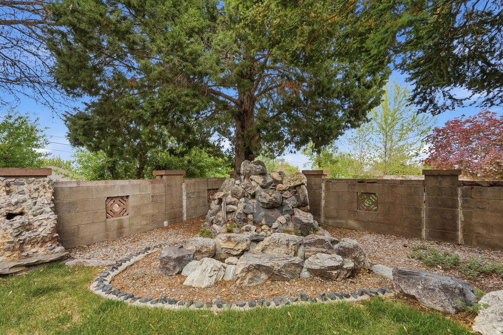 2470 PEACH ST Perry, UT 84302