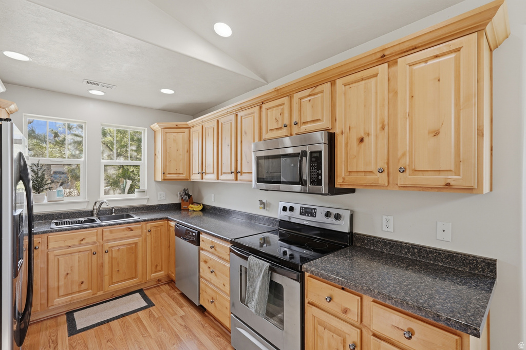 2867 FOWLER AVE Ogden, UT 84403