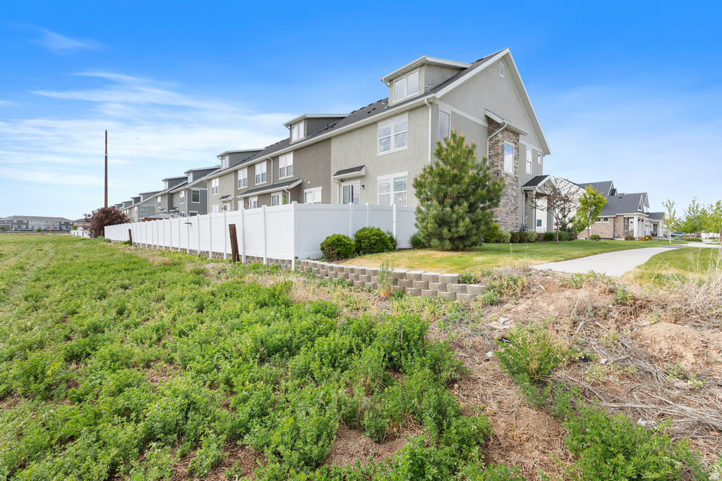 2343 W WYSTERIA DR Mapleton, UT 84664
