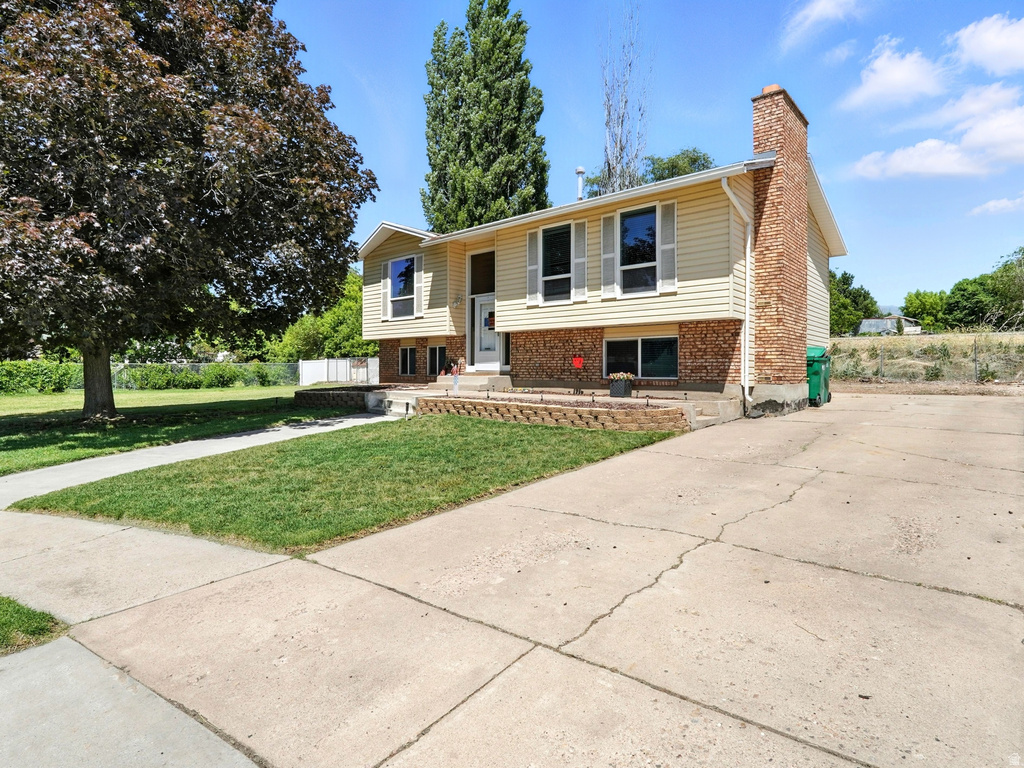 2802 W 4875 S Roy, UT 84067
