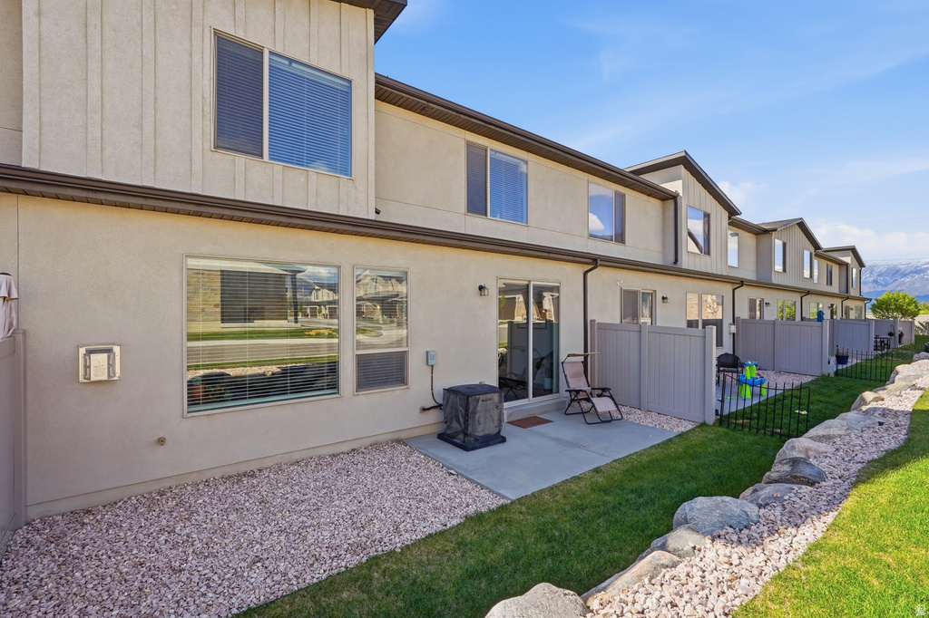 1820 S COURTNEY WAY #2 West Haven, UT 84401