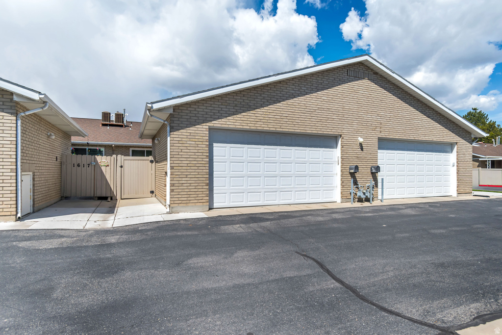 1613 W CORNERSTONE DR South Jordan, UT 84095