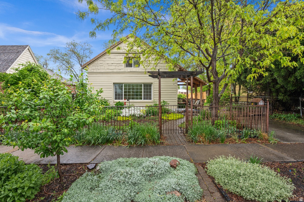 1535 S 600 E Salt Lake City, UT 84105