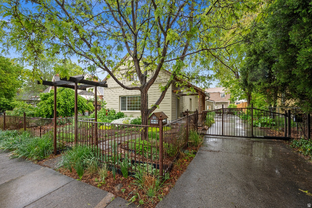1535 S 600 E Salt Lake City, UT 84105