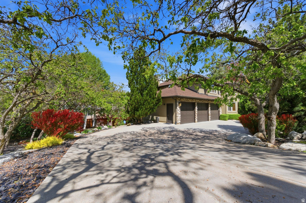 11802 S HIDDEN BROOK BLVD Sandy, UT 84092