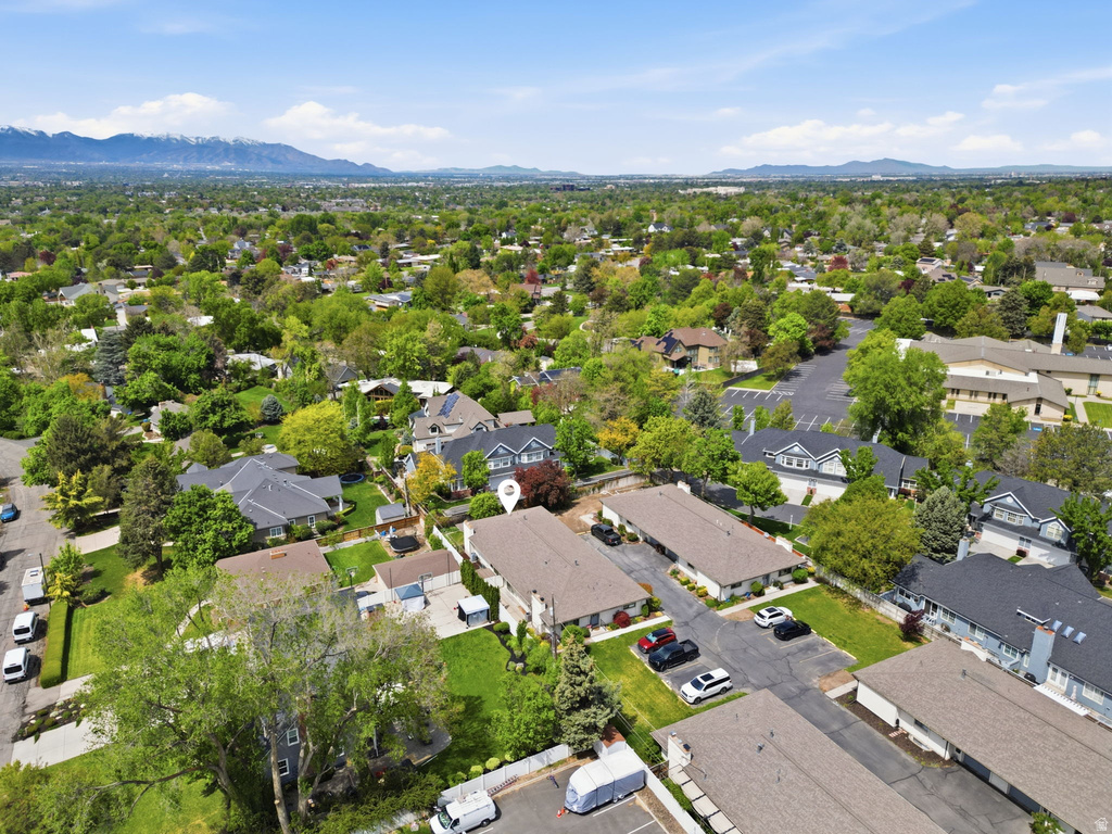 4608 S LOCUST LN Holladay, UT 84117