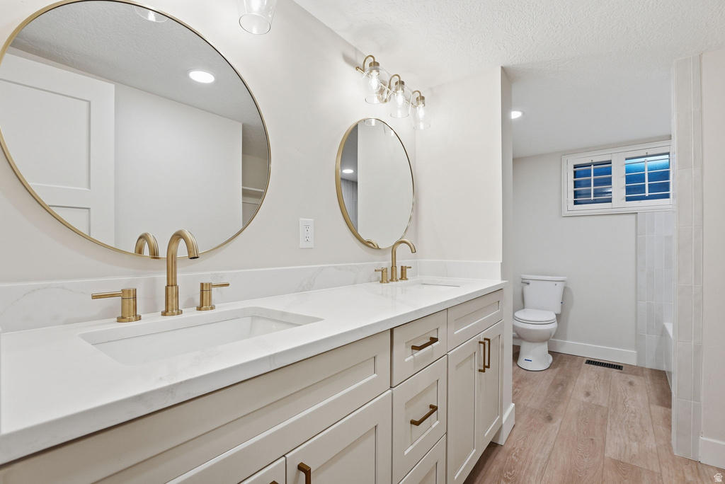 4608 S LOCUST LN Holladay, UT 84117