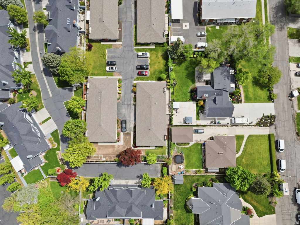 4608 S LOCUST LN Holladay, UT 84117