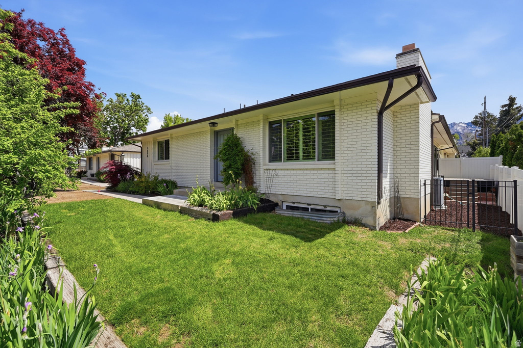 4608 S LOCUST LN Holladay, UT 84117