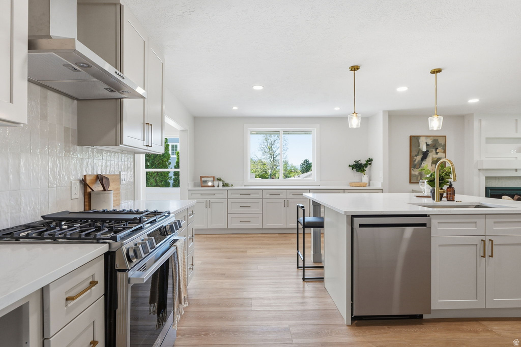 4608 S LOCUST LN Holladay, UT 84117