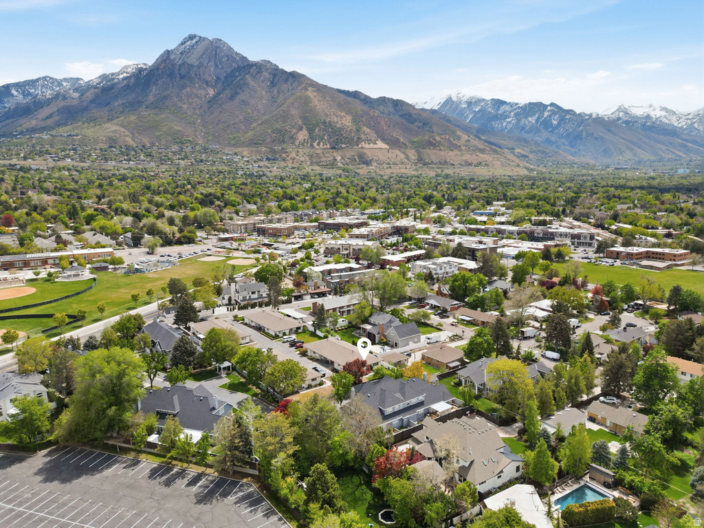 4608 S LOCUST LN Holladay, UT 84117