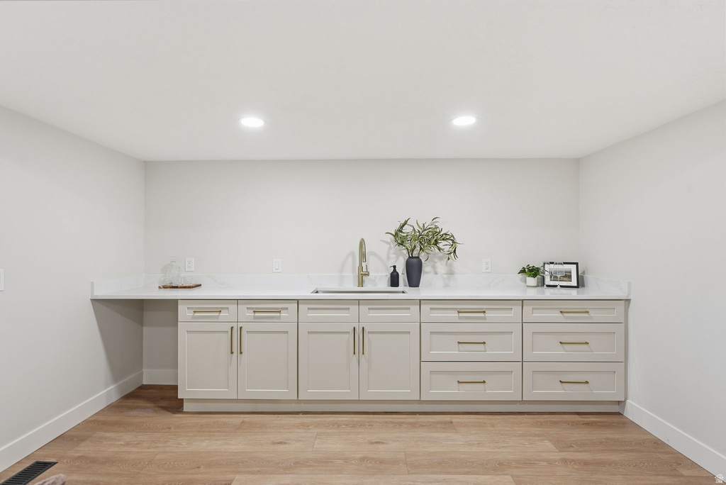 4608 S LOCUST LN Holladay, UT 84117