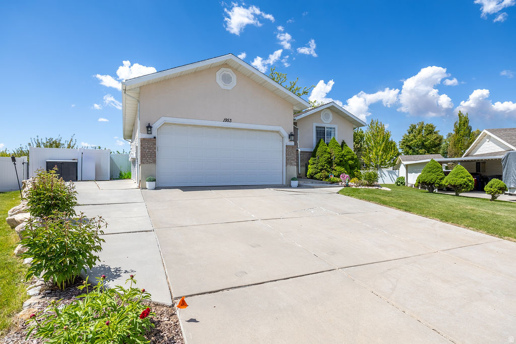 1953 W 2100 S Syracuse, UT 84075