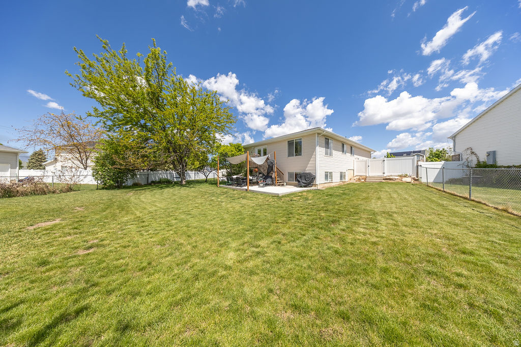 1953 W 2100 S Syracuse, UT 84075
