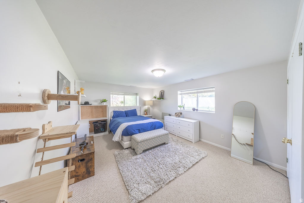 1953 W 2100 S Syracuse, UT 84075