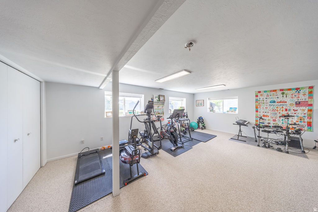 1953 W 2100 S Syracuse, UT 84075