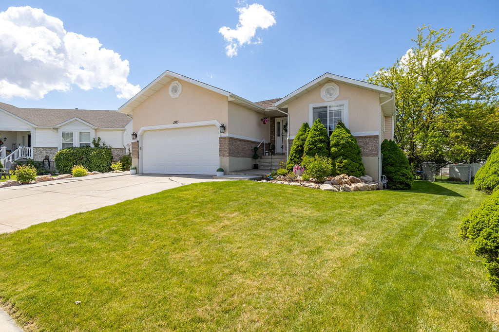 1953 W 2100 S Syracuse, UT 84075