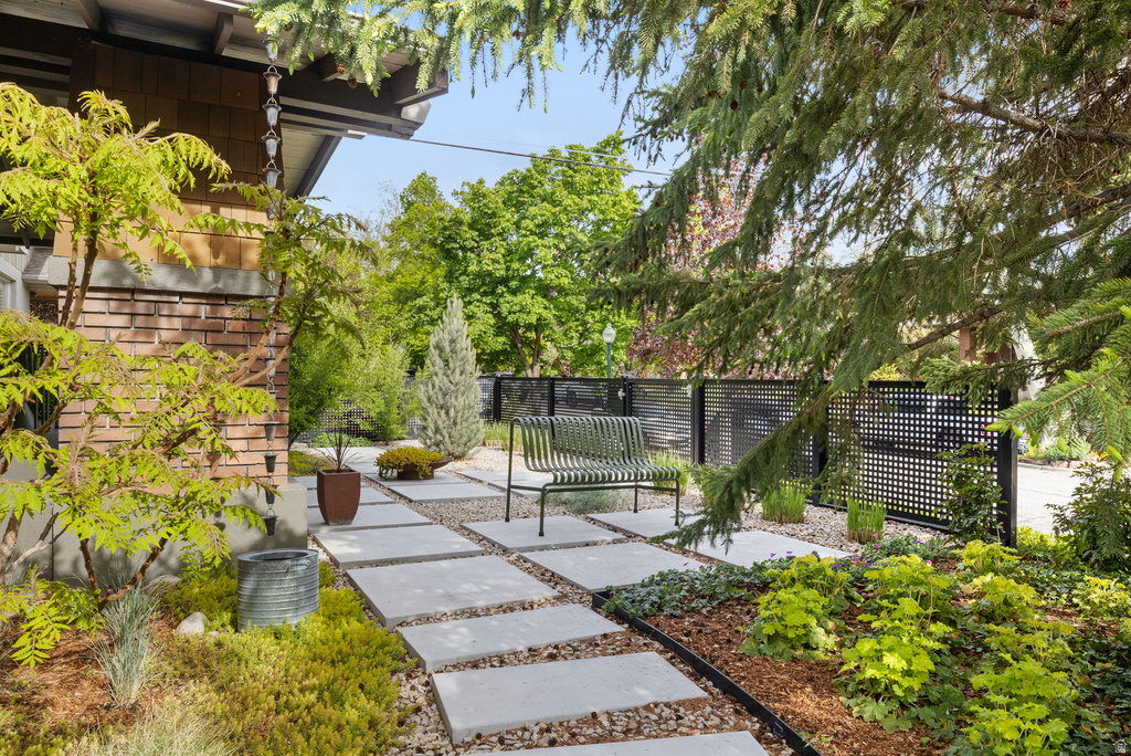 1249 E CRYSTAL AVE South Salt Lake, UT 84106