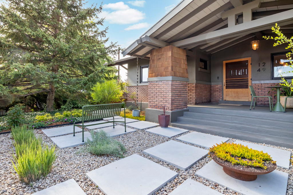 1249 E CRYSTAL AVE South Salt Lake, UT 84106