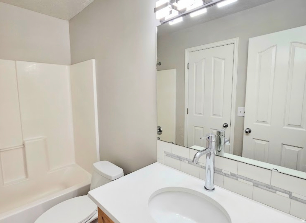 404 W 1925 N Harrisville, UT 84414