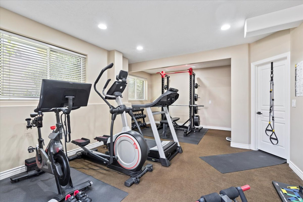 1064 W PARK PALISADE DR South Jordan, UT 84095