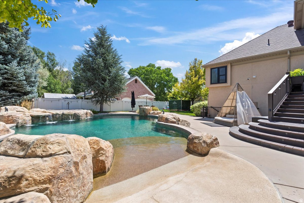 1064 W PARK PALISADE DR South Jordan, UT 84095