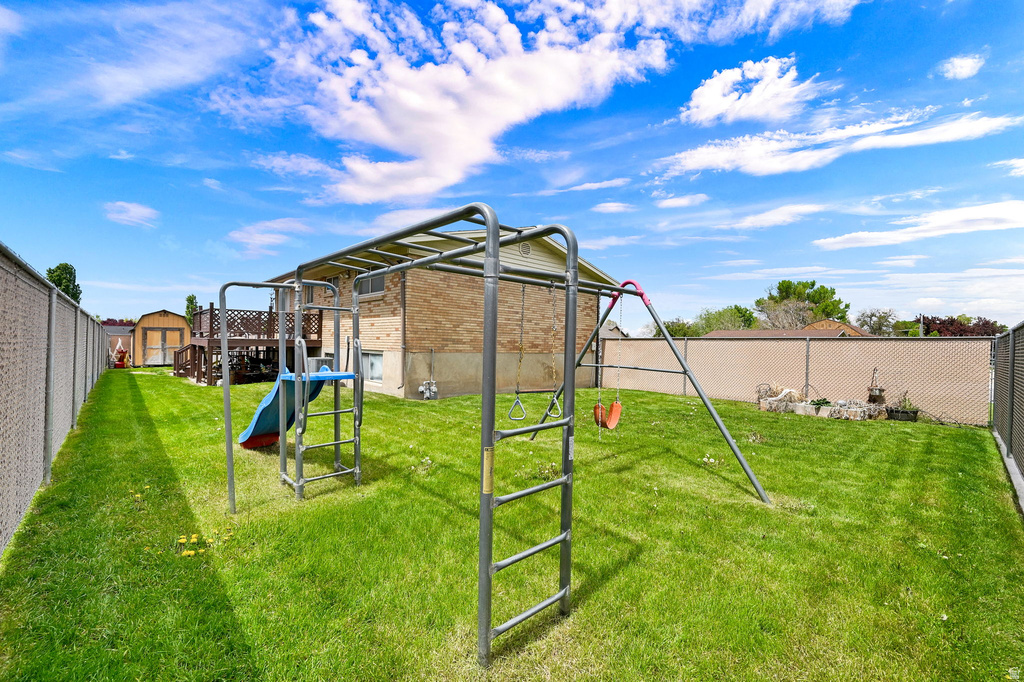 713 W 2200 N Clinton, UT 84015