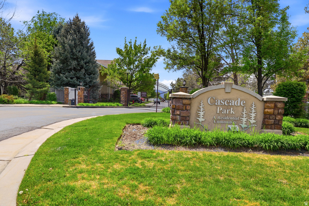 9884 S CASCADE PARK DR Sandy, UT 84070
