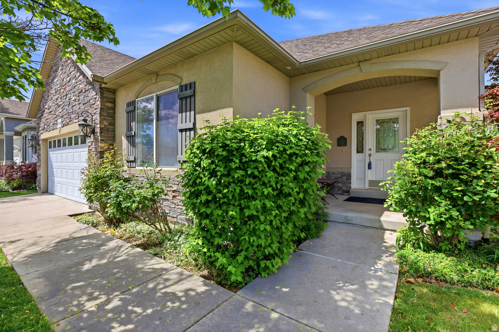 9884 S CASCADE PARK DR Sandy, UT 84070