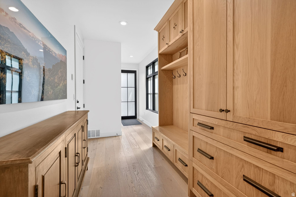 1007 S COTTAM LN Salt Lake City, UT 84105