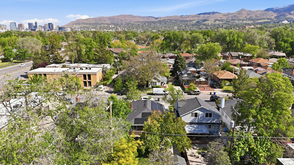 724 E BROWNING Salt Lake City, UT 84105