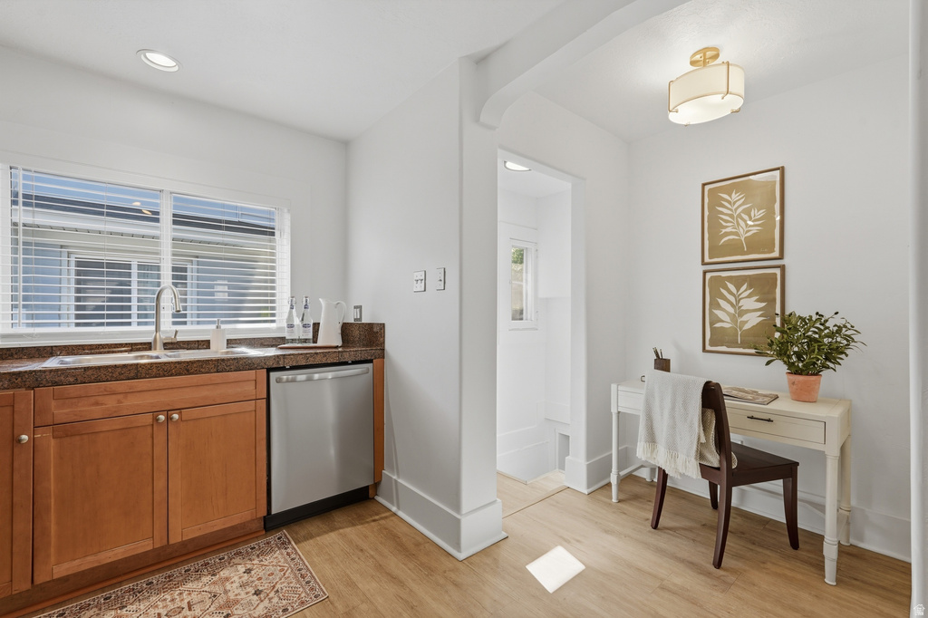724 E BROWNING Salt Lake City, UT 84105