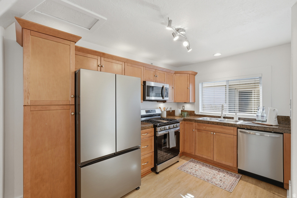 724 E BROWNING Salt Lake City, UT 84105